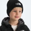 Căciulă cu manșetă și logo TNF™ pentru copii Căciulă cu manșetă și logo TNF™ pentru copii