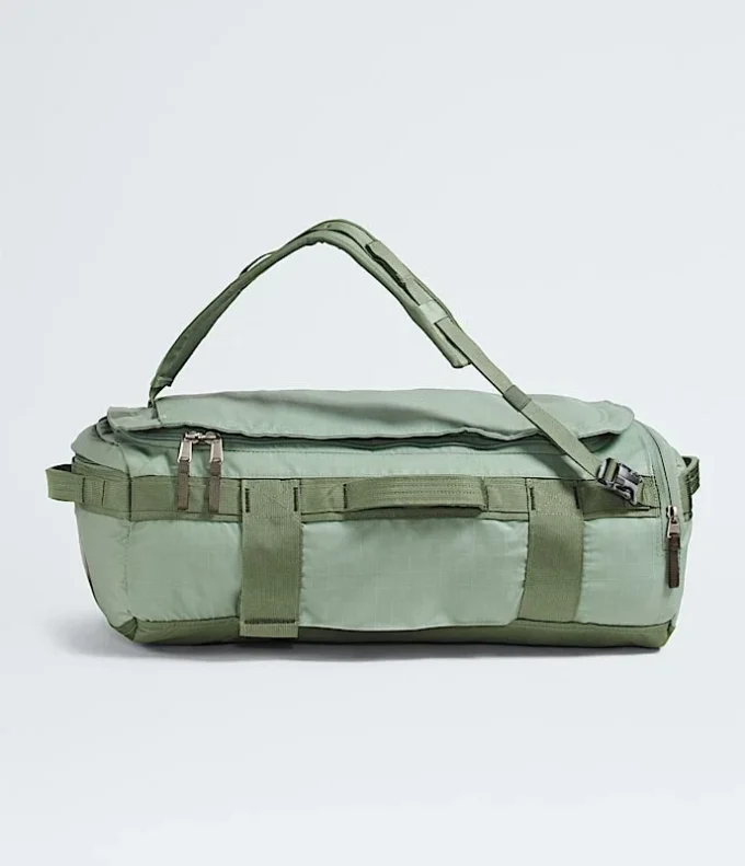Geantă Base Camp Voyager — 32 L Geantă Base Camp Voyager — 32 L