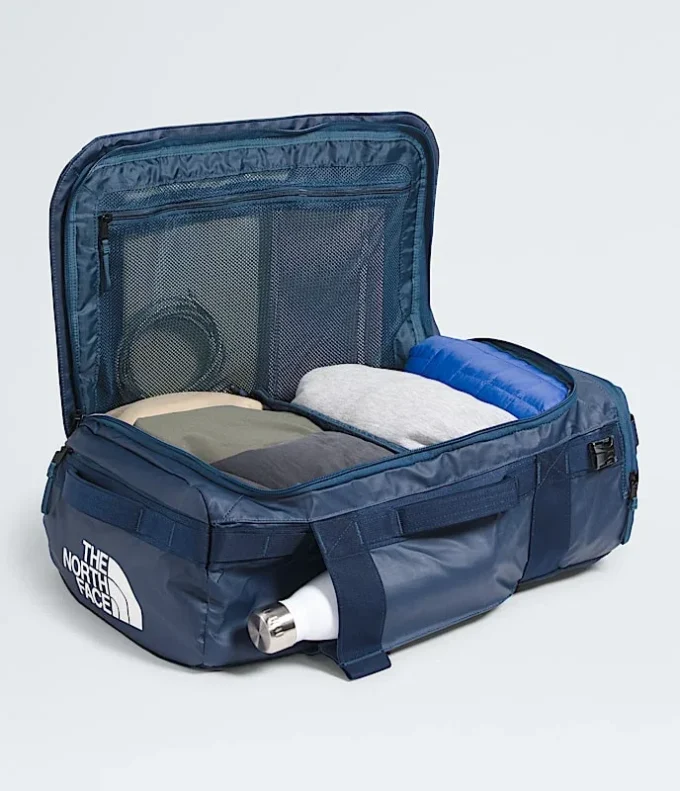 Geantă Base Camp Voyager — 32 L Geantă Base Camp Voyager — 32 L