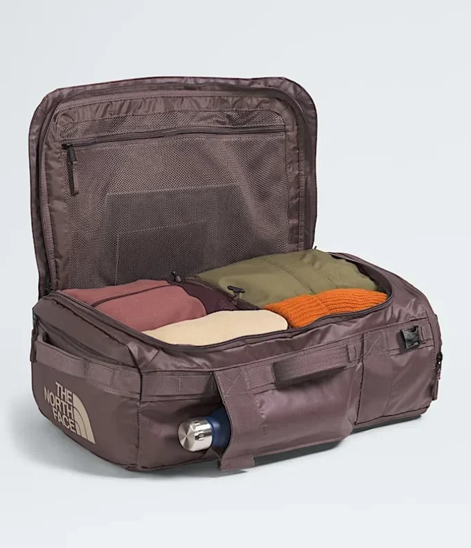 Geantă Base Camp Voyager — 32 L Geantă Base Camp Voyager — 32 L