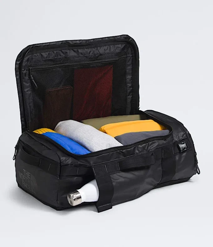 Geantă Base Camp Voyager — 32 L Geantă Base Camp Voyager — 32 L