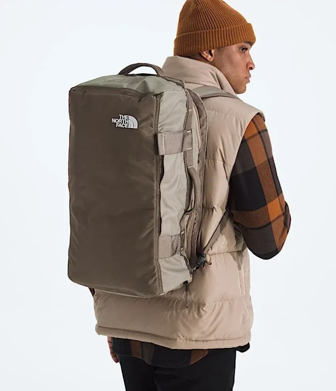 Geantă Base Camp Voyager — 32 L Geantă Base Camp Voyager — 32 L