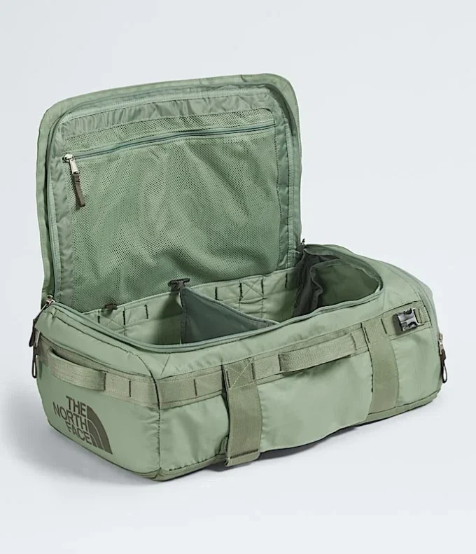 Geantă Base Camp Voyager — 32 L Geantă Base Camp Voyager — 32 L