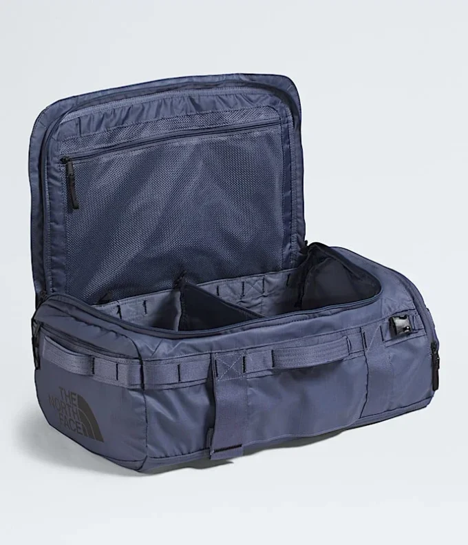 Geantă Base Camp Voyager — 32 L Geantă Base Camp Voyager — 32 L