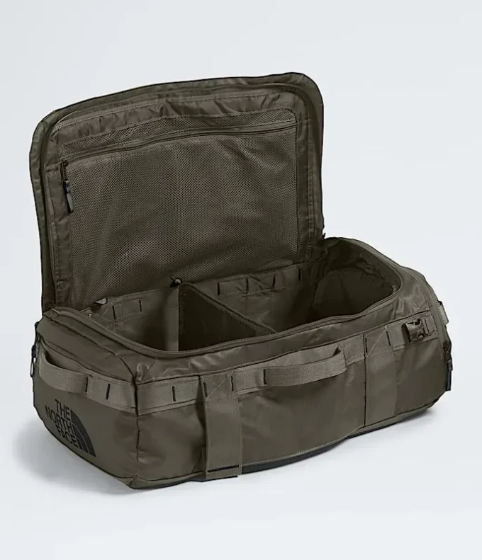 Geantă Base Camp Voyager — 32 L Geantă Base Camp Voyager — 32 L