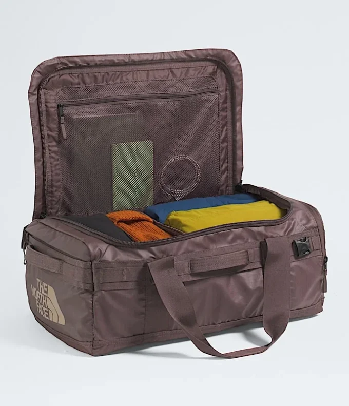 Geantă Base Camp Voyager — 42 L Geantă Base Camp Voyager — 42 L