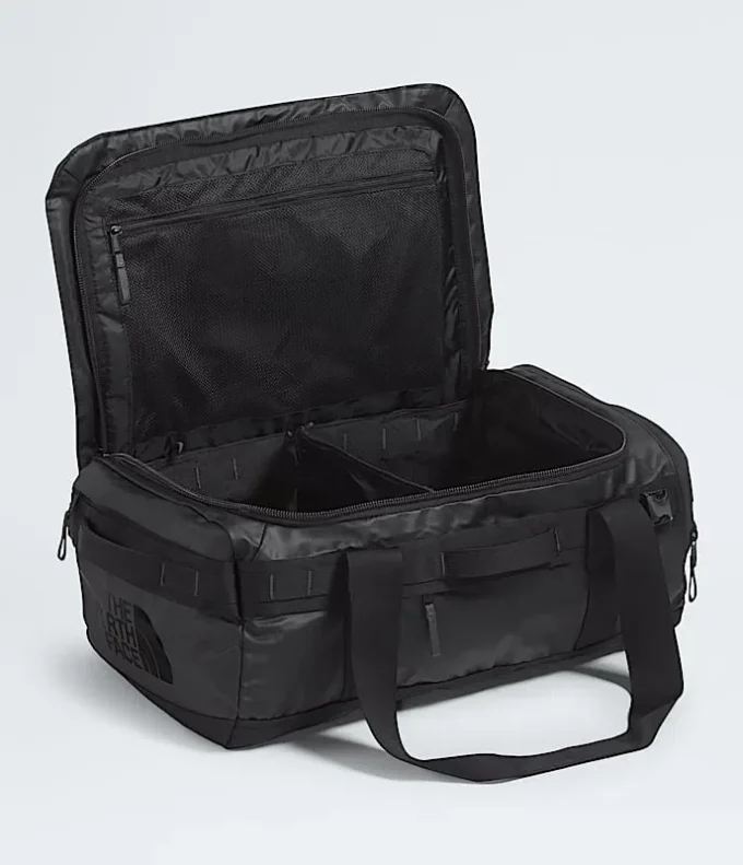 Geantă Base Camp Voyager — 42 L Geantă Base Camp Voyager — 42 L