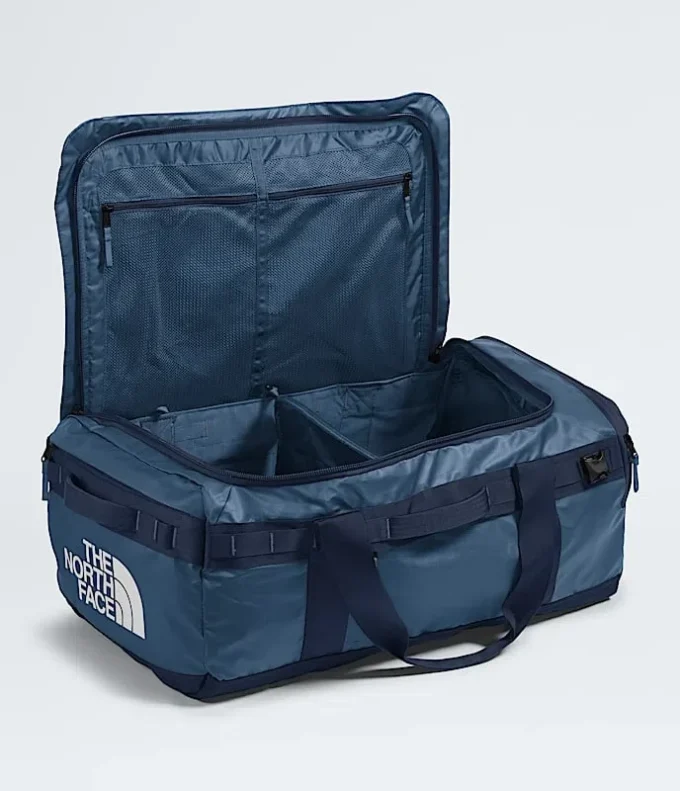 Geantă Base Camp Voyager — 62 L Geantă Base Camp Voyager — 62 L