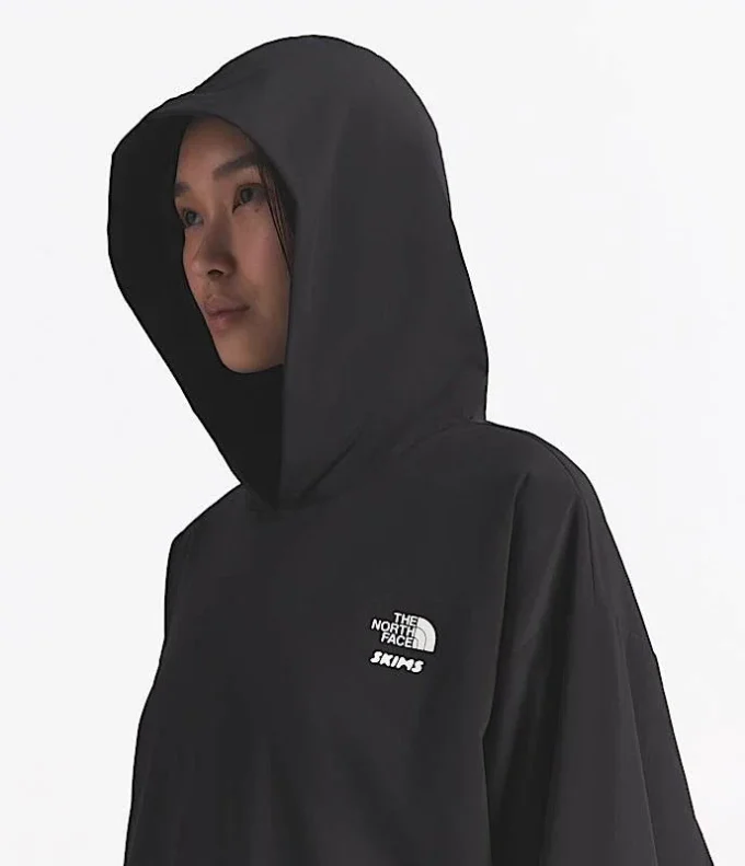 Hanorac cu glugă The North Face X SKIMS pentru femei VENTRIX Hanorac cu glugă The North Face X SKIMS pentru femei VENTRIX