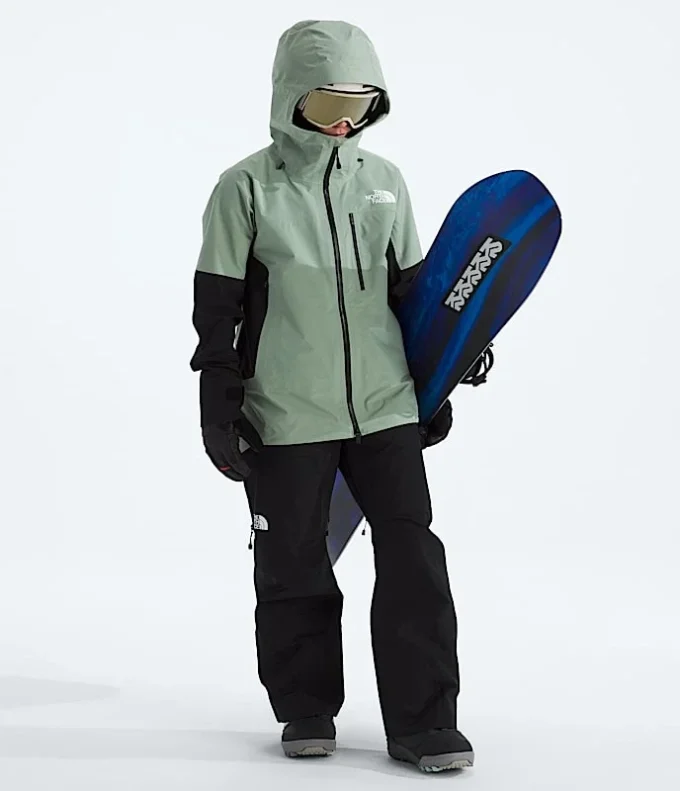 Jacheta Eastwall GORE-TEX® din seria Summit pentru femei Jacheta Eastwall GORE-TEX® din seria Summit pentru femei
