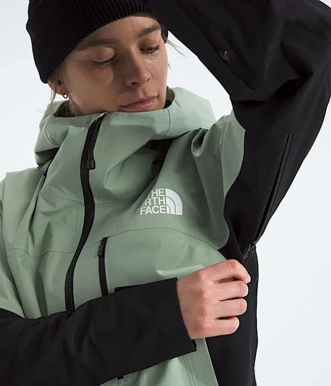 Jacheta Eastwall GORE-TEX® din seria Summit pentru femei Jacheta Eastwall GORE-TEX® din seria Summit pentru femei