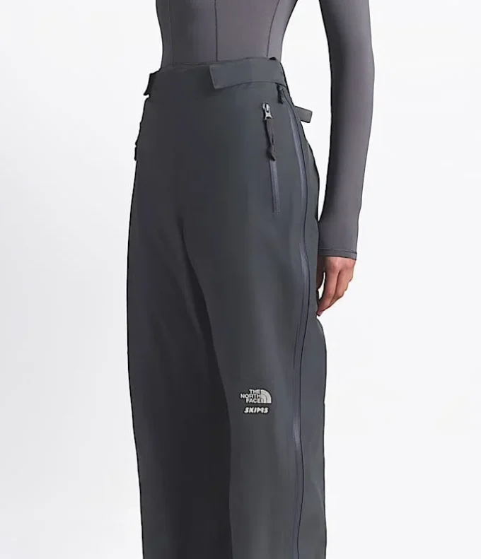 Pantaloni pentru femei The North Face X SKIMS cu bandă lipită la cusături Pantaloni pentru femei The North Face X SKIMS cu bandă lipită la cusături