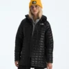 Parka cu glugă THERMOBALL™ pentru femei Parka cu glugă THERMOBALL™ pentru femei