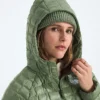 Parka cu glugă THERMOBALL™ pentru femei Parka cu glugă THERMOBALL™ pentru femei