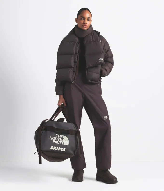 The North Face X SKIMS Base Camp Duffel – Mare The North Face X SKIMS Base Camp Duffel – Mare