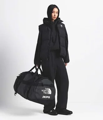 The North Face X SKIMS Base Camp Duffel – Mare The North Face X SKIMS Base Camp Duffel – Mare
