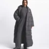The North Face X SKIMS Parka Nuptse Wrap pentru femei The North Face X SKIMS Parka Nuptse Wrap pentru femei
