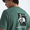 Tricou cu mânecă scurtă pentru bărbați Core TNF™ Flower Box NSE Tricou cu mânecă scurtă pentru bărbați Core TNF™ Flower Box NSE