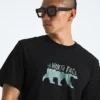 Tricou cu mânecă scurtă pentru bărbați Evolution TNF™ Bear — Grafică Tricou cu mânecă scurtă pentru bărbați Evolution TNF™ Bear — Grafică
