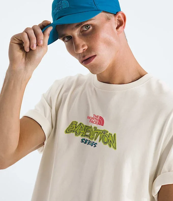 Tricou cu mânecă scurtă pentru bărbați TNF™ Essential Expedition Series — Grafică Tricou cu mânecă scurtă pentru bărbați TNF™ Essential Expedition Series — Grafică